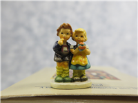 CHRISTMAS TREAT 8 Hummel 267-P