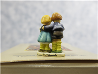 CHRISTMAS TREAT 8 Hummel 267-P