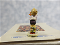 CHRISTMAS TREAT 8 Hummel 269-P