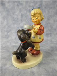 PUPPY PAUSE First Issue Figurine (Hummel 2032, TMK)