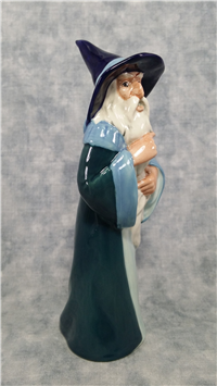 GANDALF 7 inch Middle Earth/Hobbit Figurine  (Royal Doulton, HN 2911)