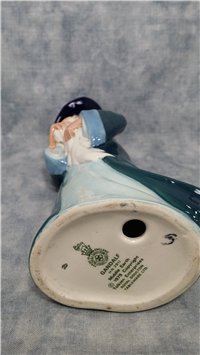 GANDALF 7 inch Middle Earth/Hobbit Figurine  (Royal Doulton, HN 2911)