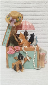Jean Everette KITTY TREASURE TRUNK 6-1/4 Inch Musical Animated San Francisco Music Box (842970012122)