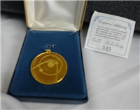 The 18KT Gold Comet Kohoutek Eyewitness Pendant    (Franklin Mint, 1974)