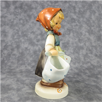 MOTHER'S DARLING Final Issue Figurine (Hummel 175, TMK)