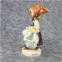 MOTHER'S DARLING Final Issue Figurine (Hummel 175, TMK)