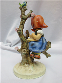 APPLE TREE GIRL Figurine (Hummel 141/I, TMK)